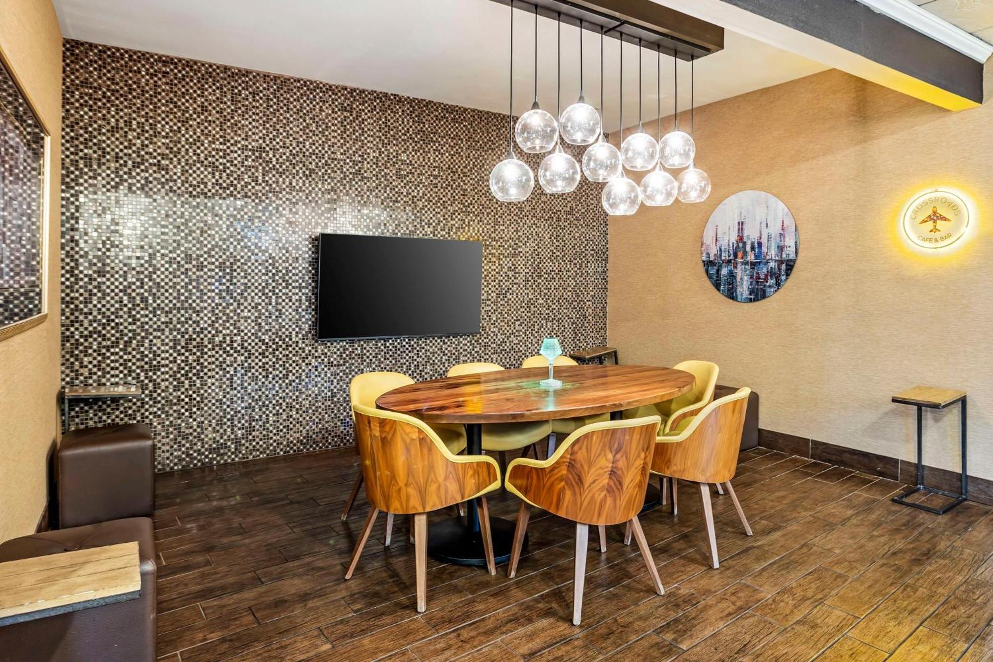 Best Western Plus Newark Airport West Екстериор снимка